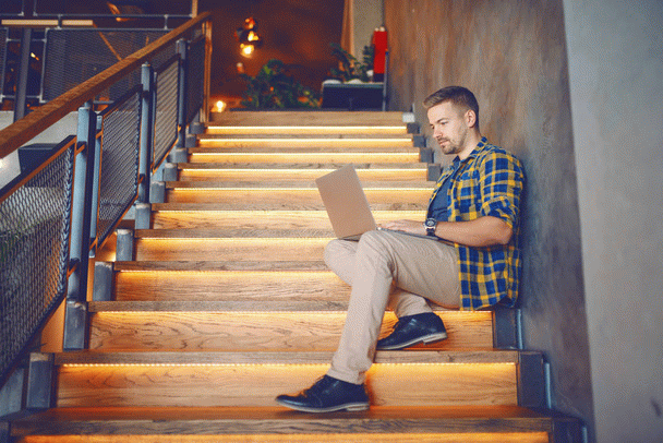 freelancer-فریلنسر